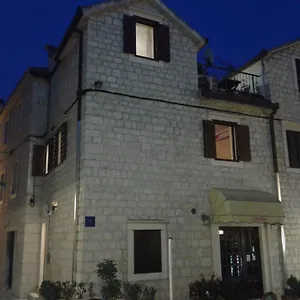 House Ivancic-free Parking Guest house